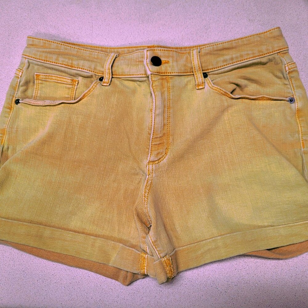 Gold Universal Threads Jean Shorts Misses Size 12